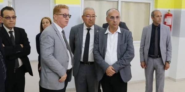 وفد الأكاديمية الجزائرية للعلوم والتكنولوجيات يزور جامعة بسكرة بالتوازي مع فعاليات الأسبوع العلمي بمركز CRSTRA